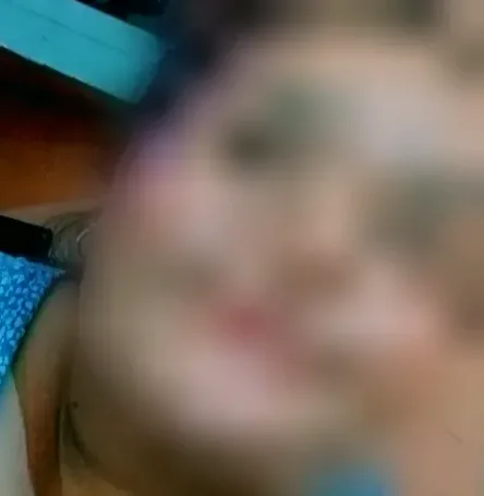 Amira, 29