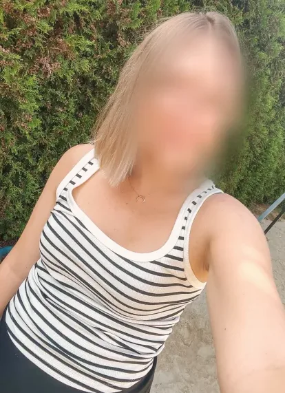 Anja, 37