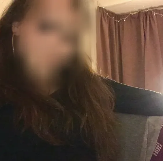 Claudia, 25