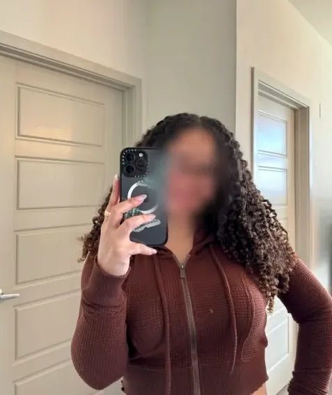 Daniela, 31