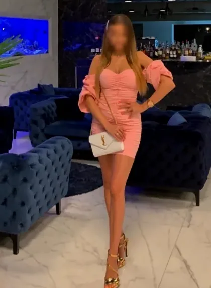 Elena, 25