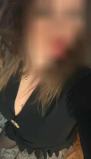 Emilia, 35
