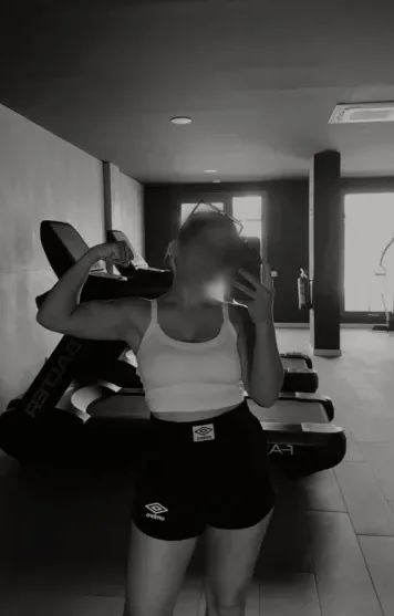 Hanna, 25