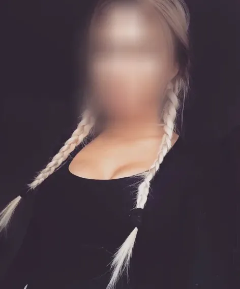 Janina, 26