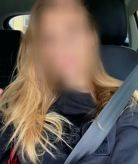 Klara, 32