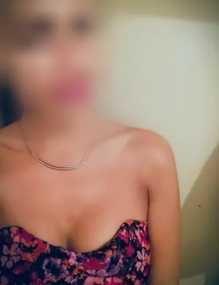 Manuela, 32