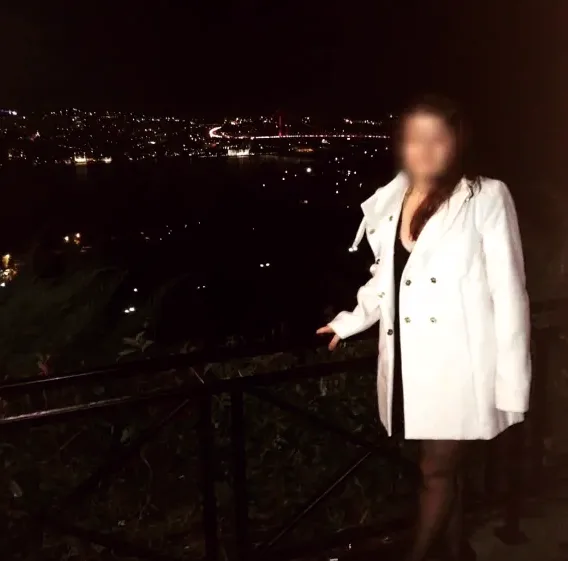 Nicole, 32
