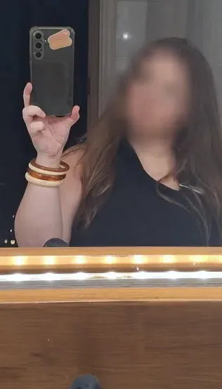 Nora, 19