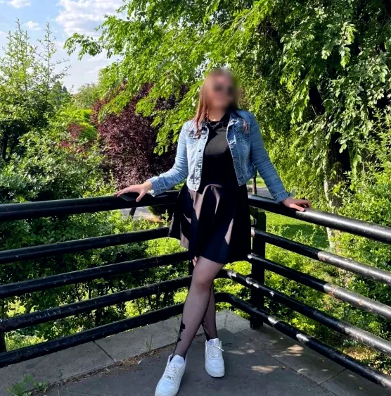 Pia, 21