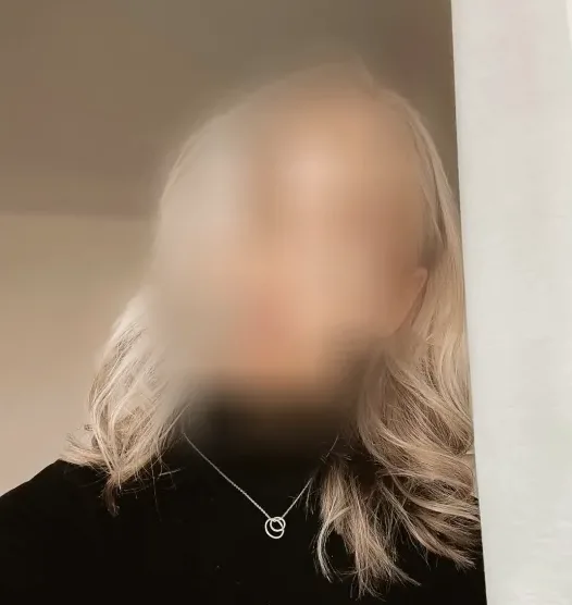 Sandra, 24