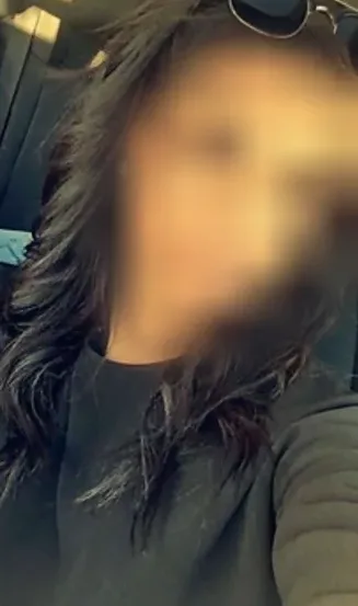 Sandra, 20