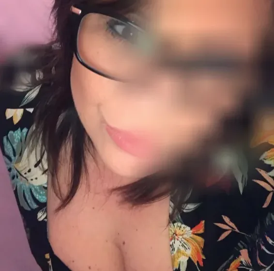 Simone, 40