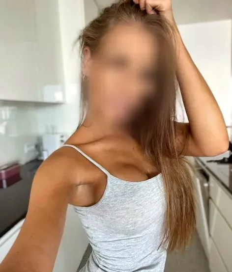 Thea, 32